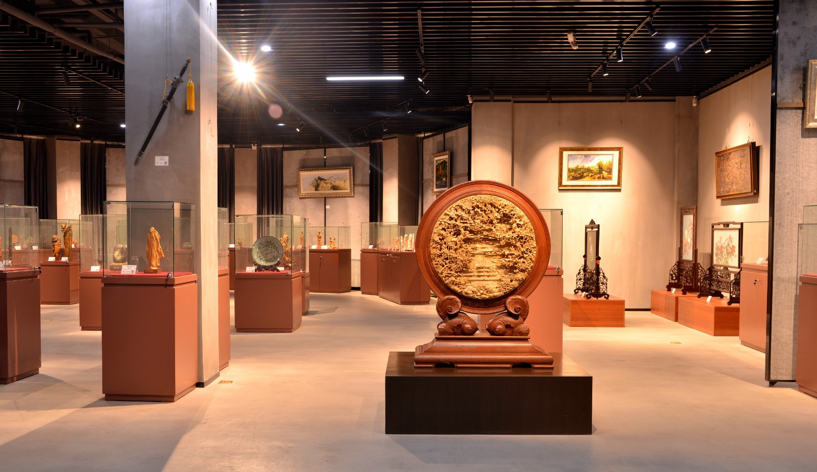 1638520818622538.jpg “嘉瀚堂”馆藏品类丰富.jpg