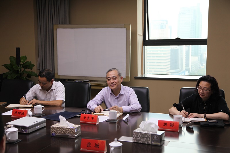 浙江旅游集团党委副书记王安平一行来二轻集团交流工作