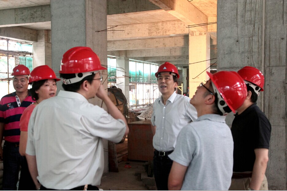 沈志云总经理一行视察佑圣大厦项目