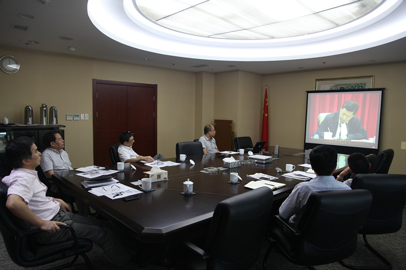 集团公司党委召开理论中心组专题学习会