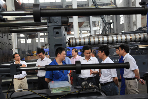 集团公司领导高温慰问一线员工