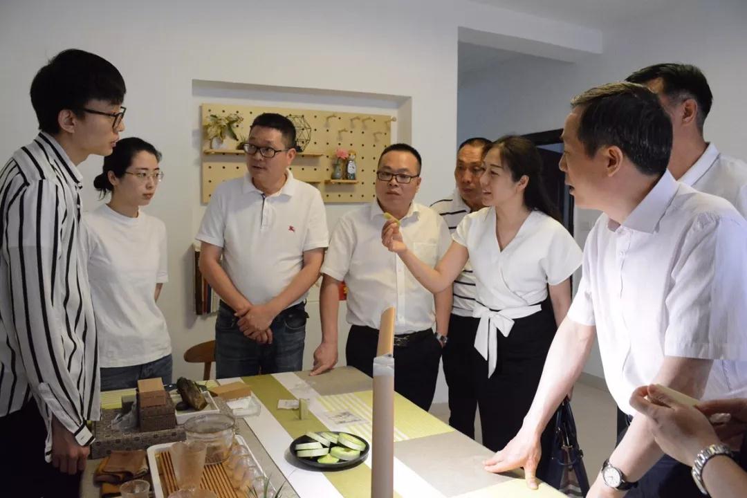 集团公司党委书记总经理虞岳明一行赴青田考察石雕产业