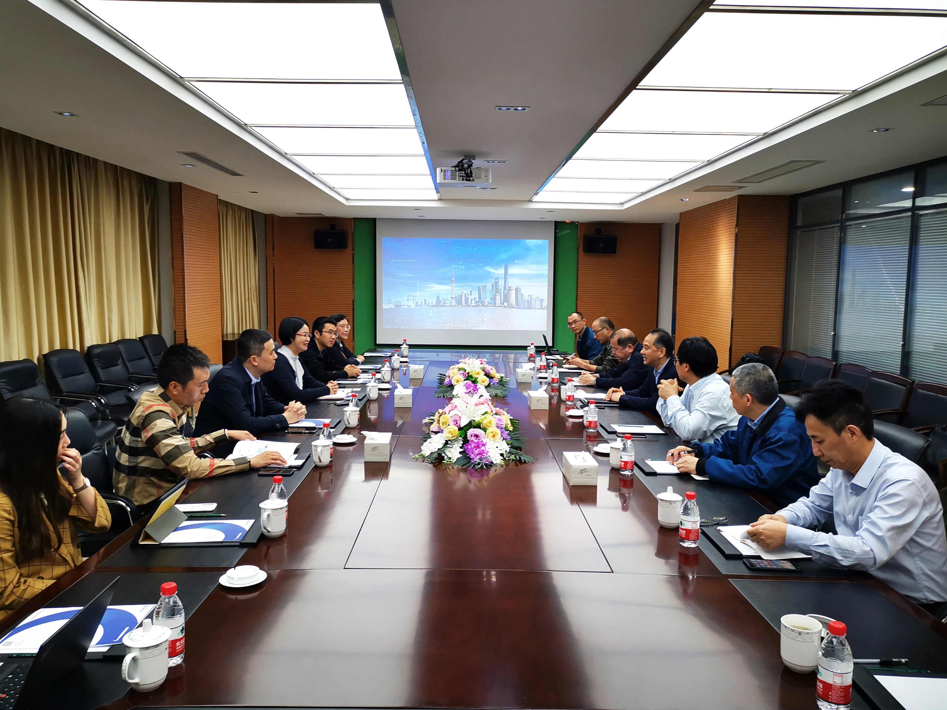 中控集团副总裁李红波一行赴国瑞科技考察交流