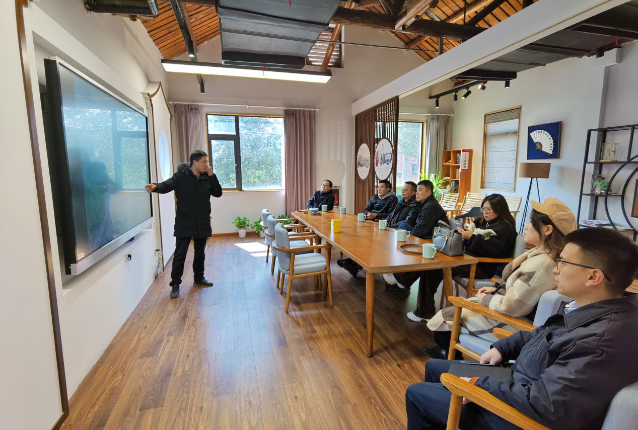 山村溪口迎飞猪 乡村振兴绘共富