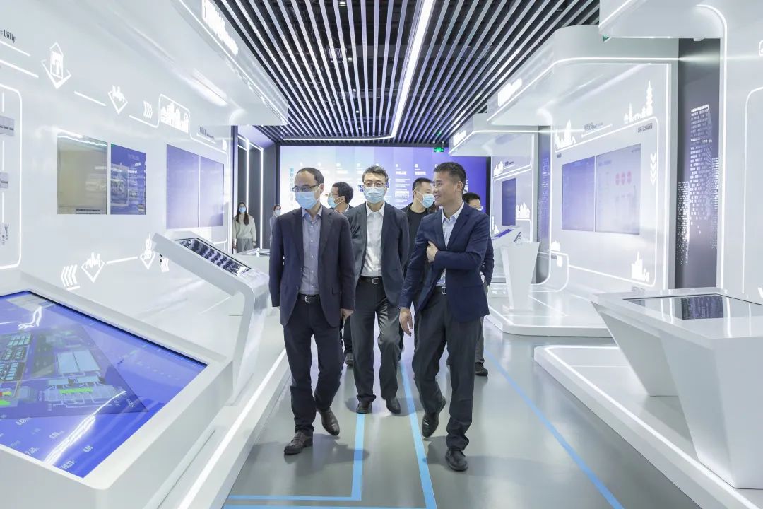 省国资委党委委员、副主任姜扬剑赴开云网页版参股中控信息考察指导