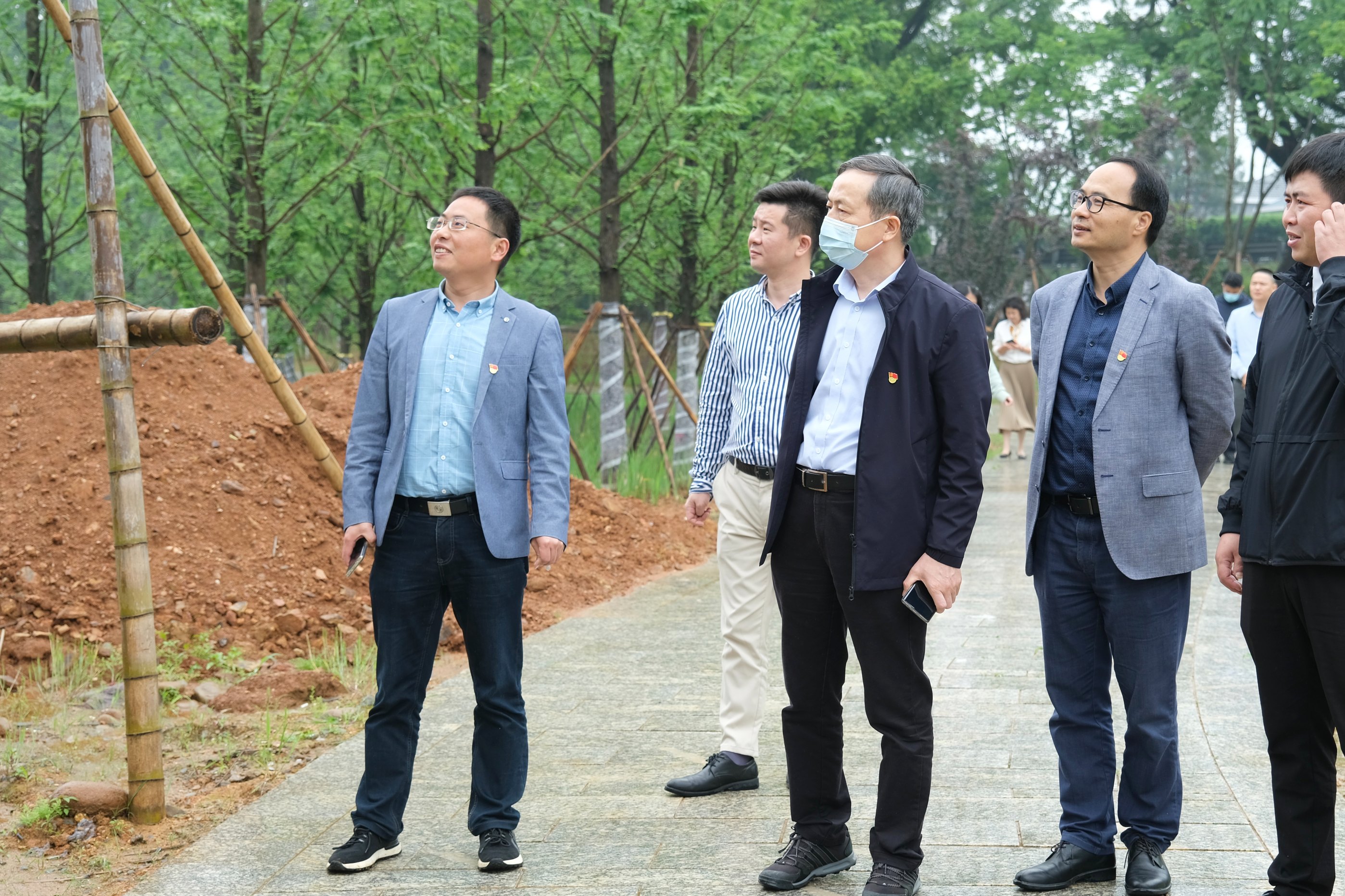 虞岳明一行考察“绽放灵山江”和南雁景区项目