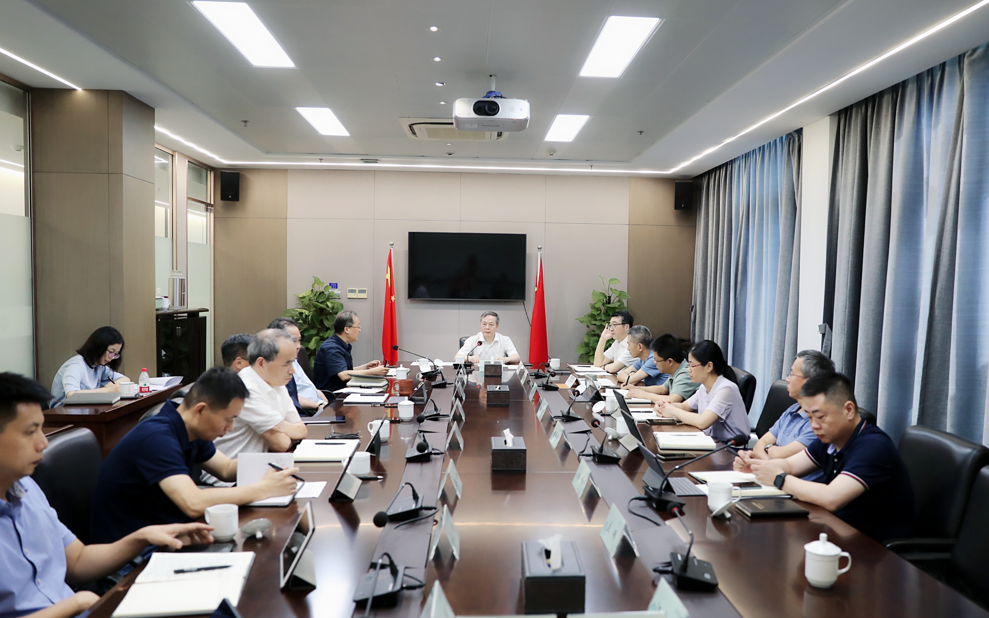 开云网页版党委认真学习董贵波主任调研讲话精神研究贯彻落实意见