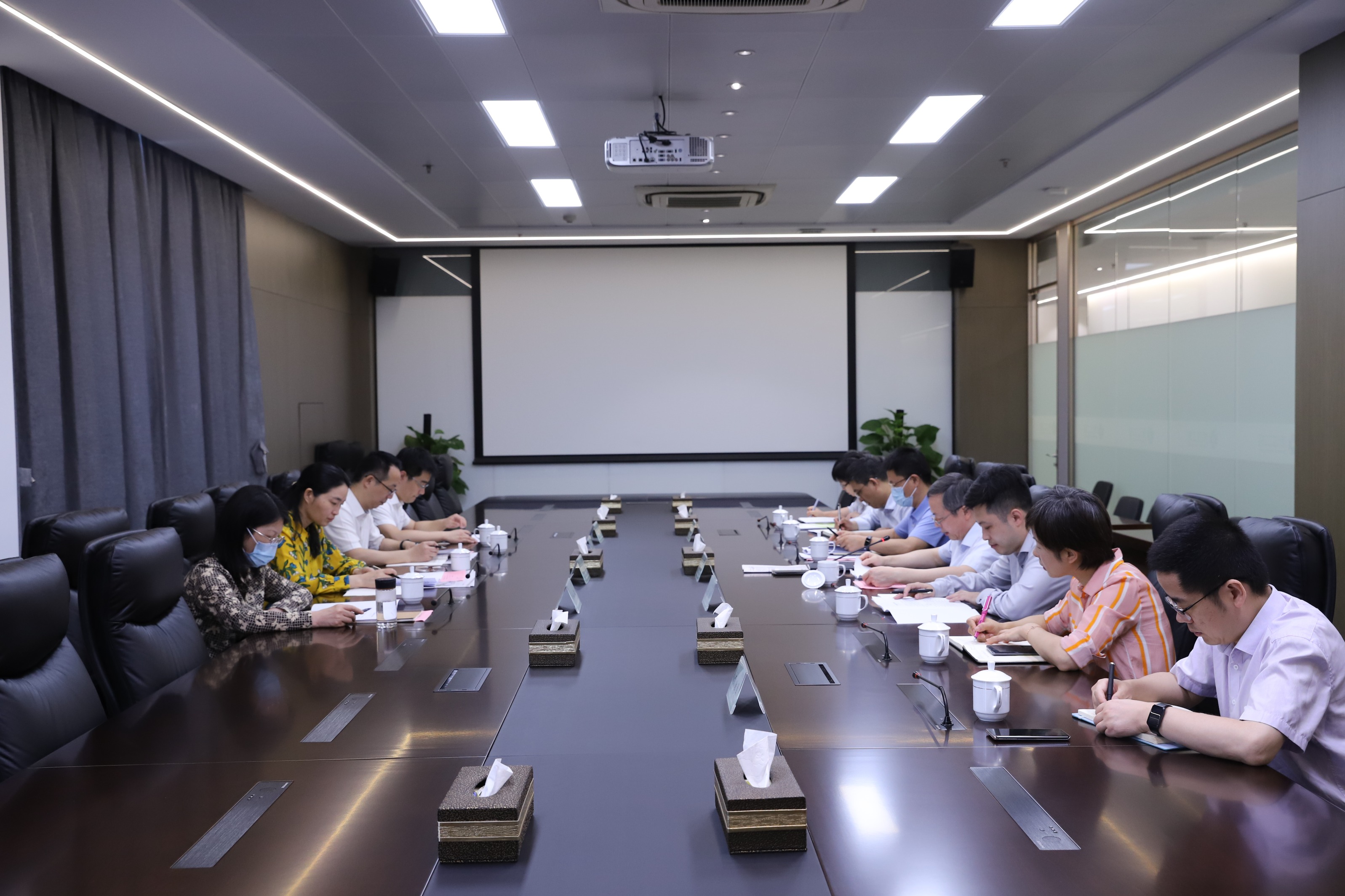 省国资委副主任顾涛一行到开云网页版调研指导