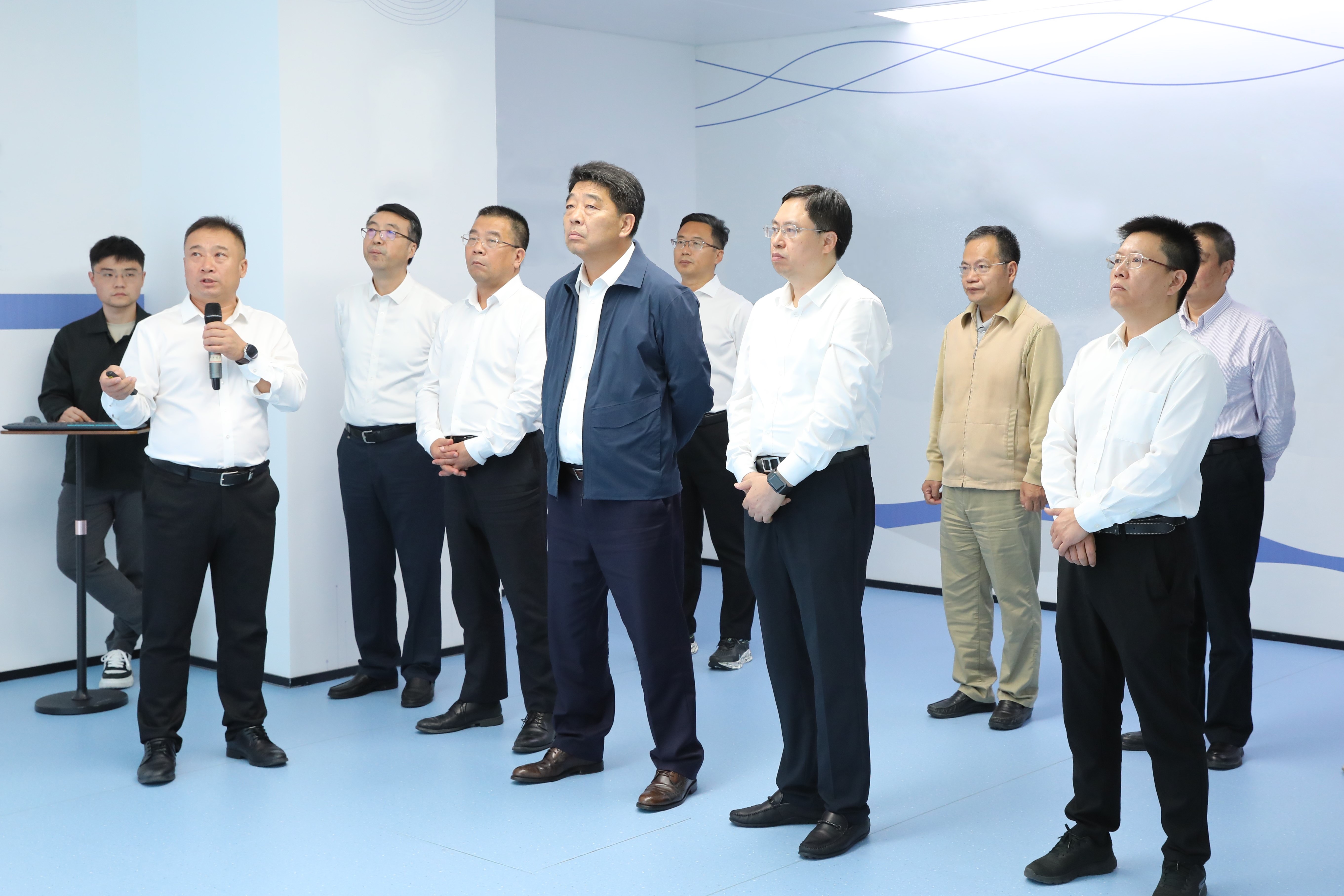 柯吉欣在开云网页版调研时强调 锚定目标强信心 奋力攻坚开新局