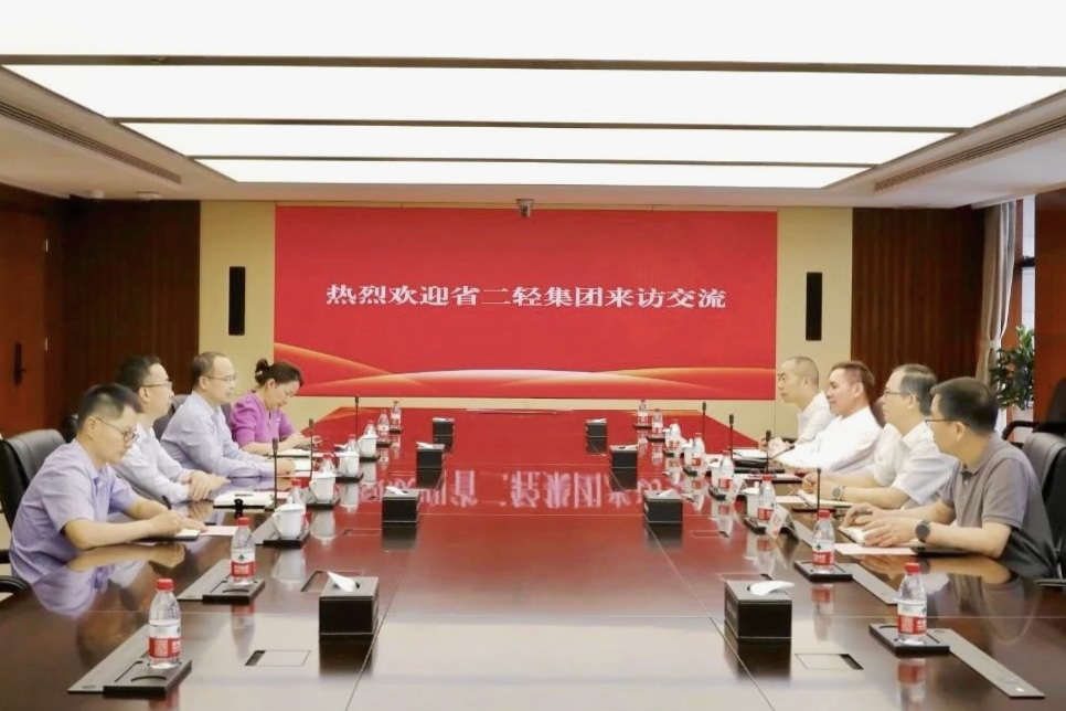 孙哲君一行到浙资运营、机场集团和文投集团走访交流