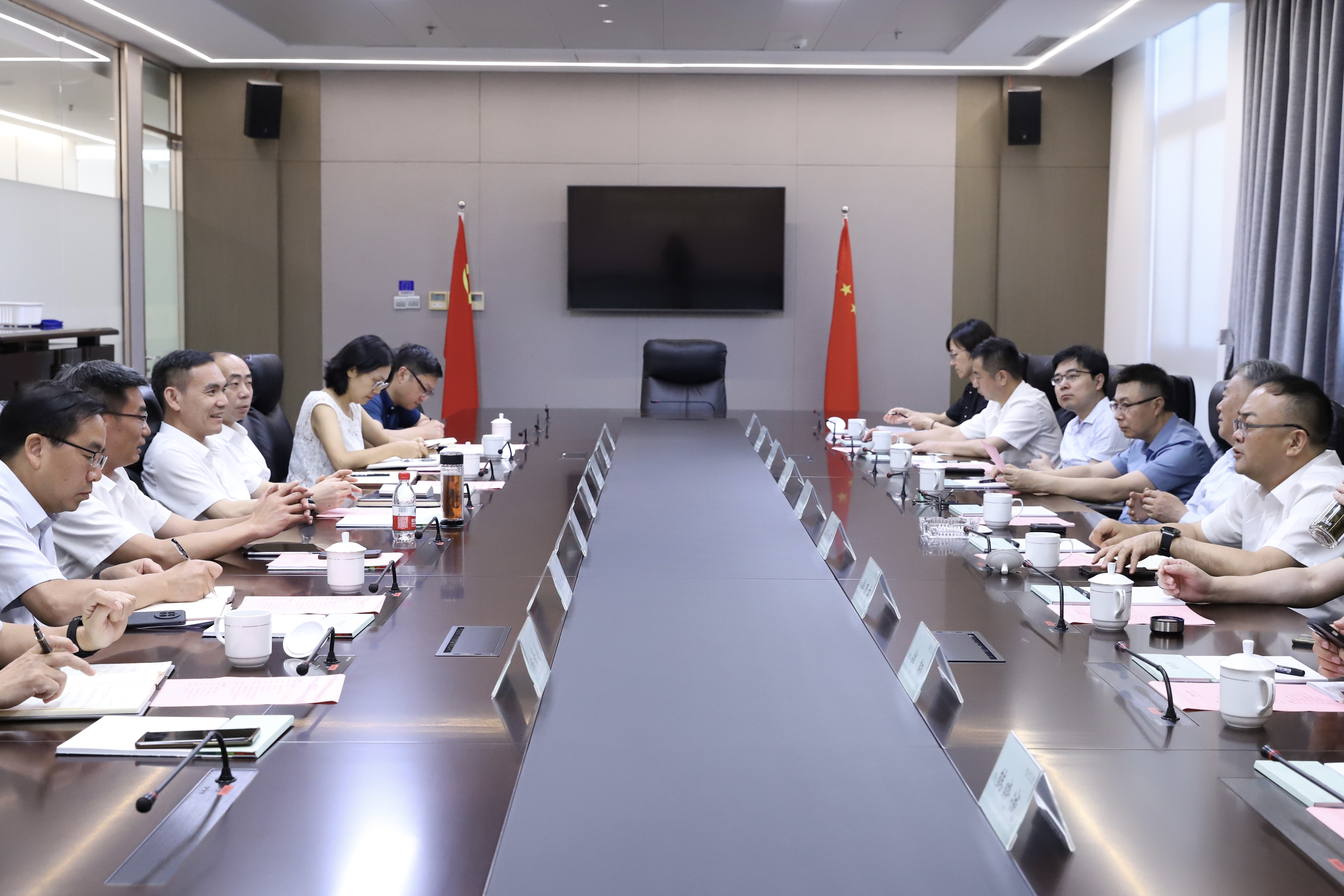 苏州市政协副主席、常熟市委书记周勤第一行到访开云网页版