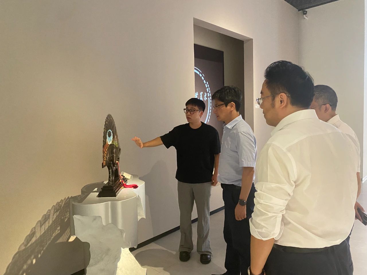 浦江县委书记胡作滔一行到访开云网页版