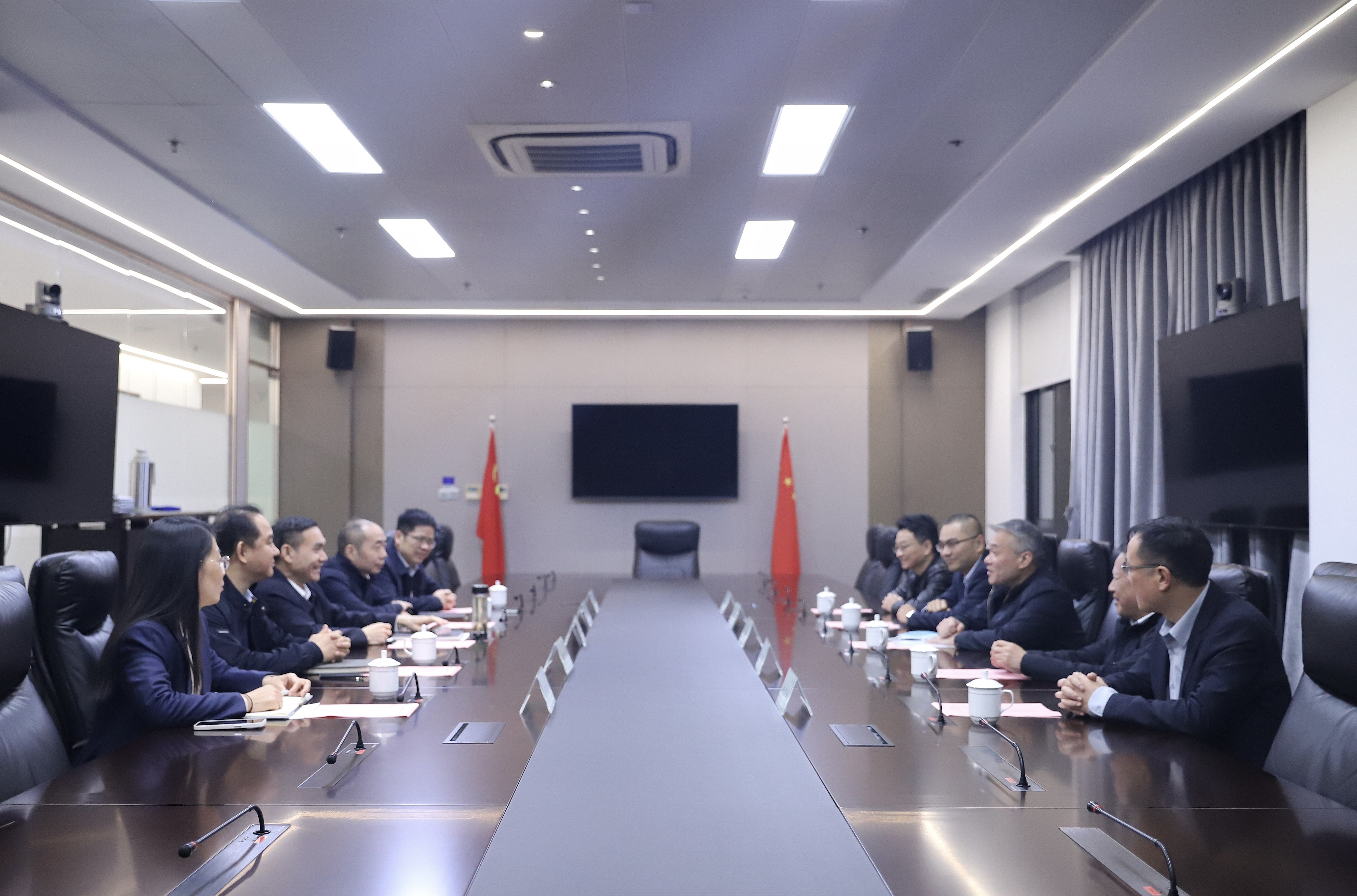 杭州金鱼电器集团一行到访开云网页版